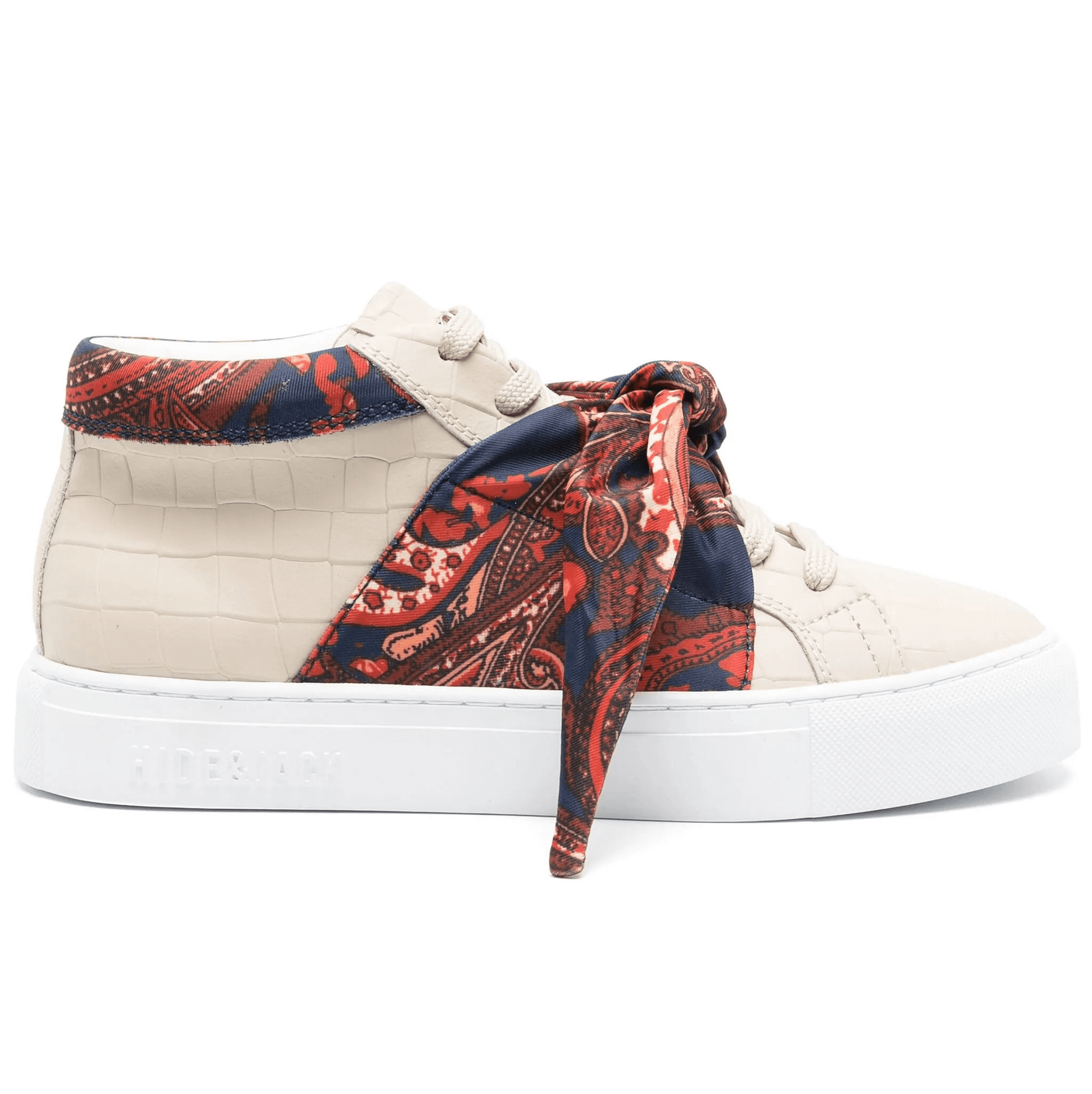 Sneakers donna beige pelle con dettagli in stampa paisley e nodo, design moderno e suola piatta.