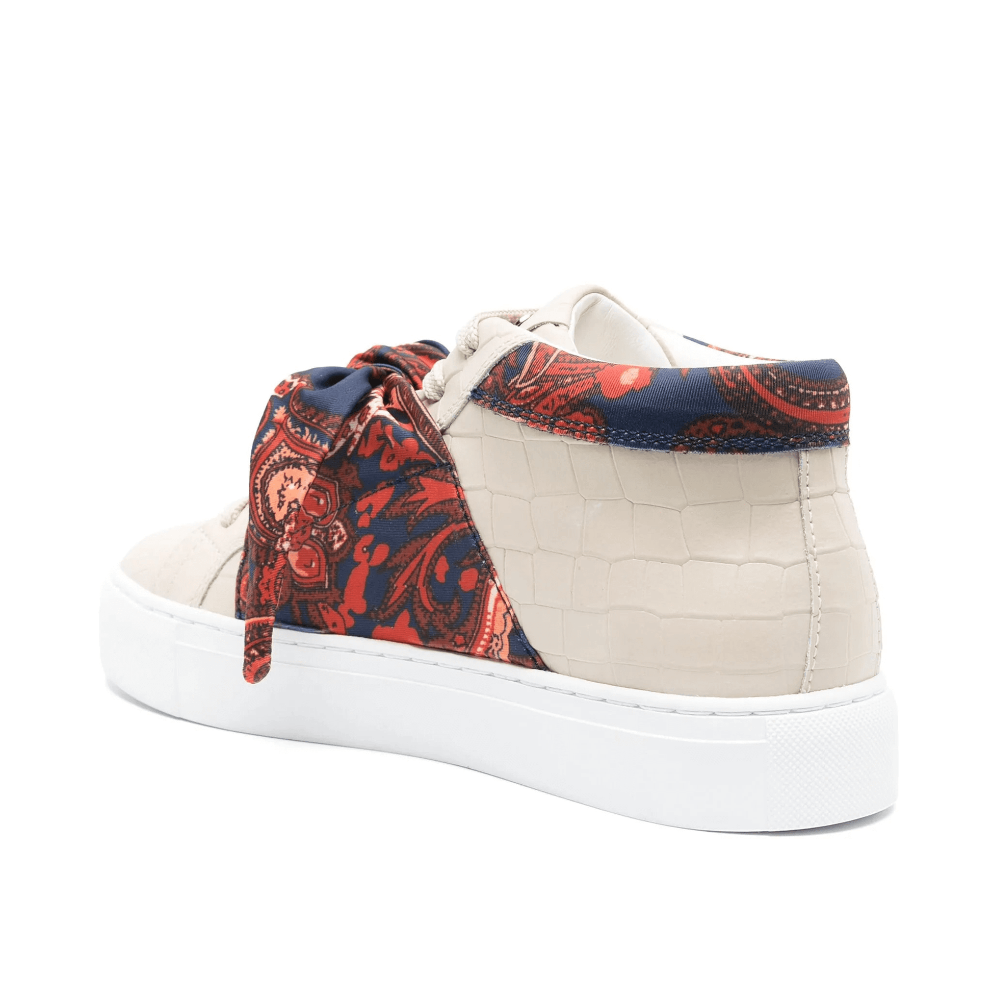 Sneakers donna beige pelle con dettagli colorati, chiusura frontale con lacci e design a inserti.