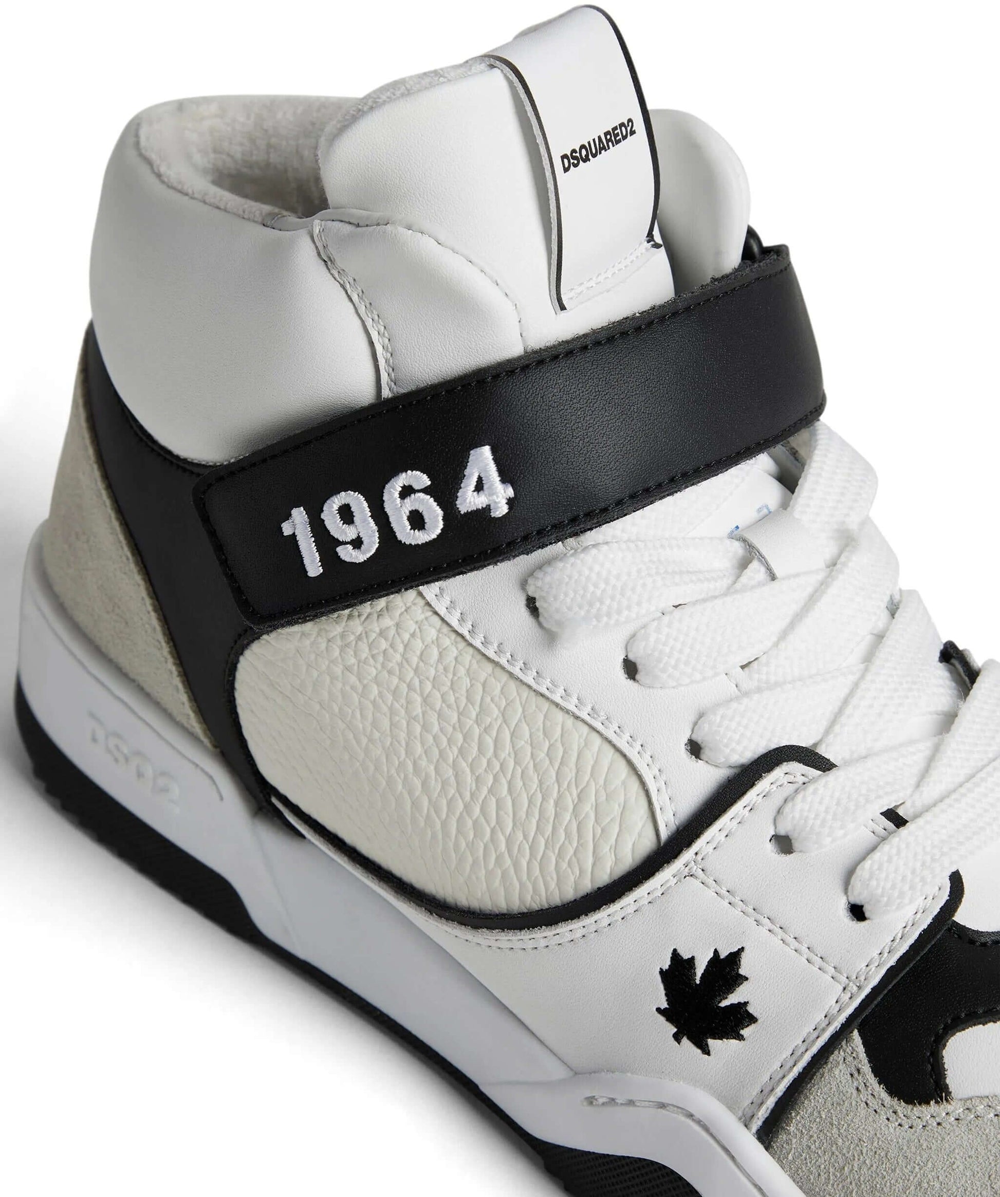 DSQUARED2 Spiker alta sneakers featuring white leather and a black strap with 1964 detail.