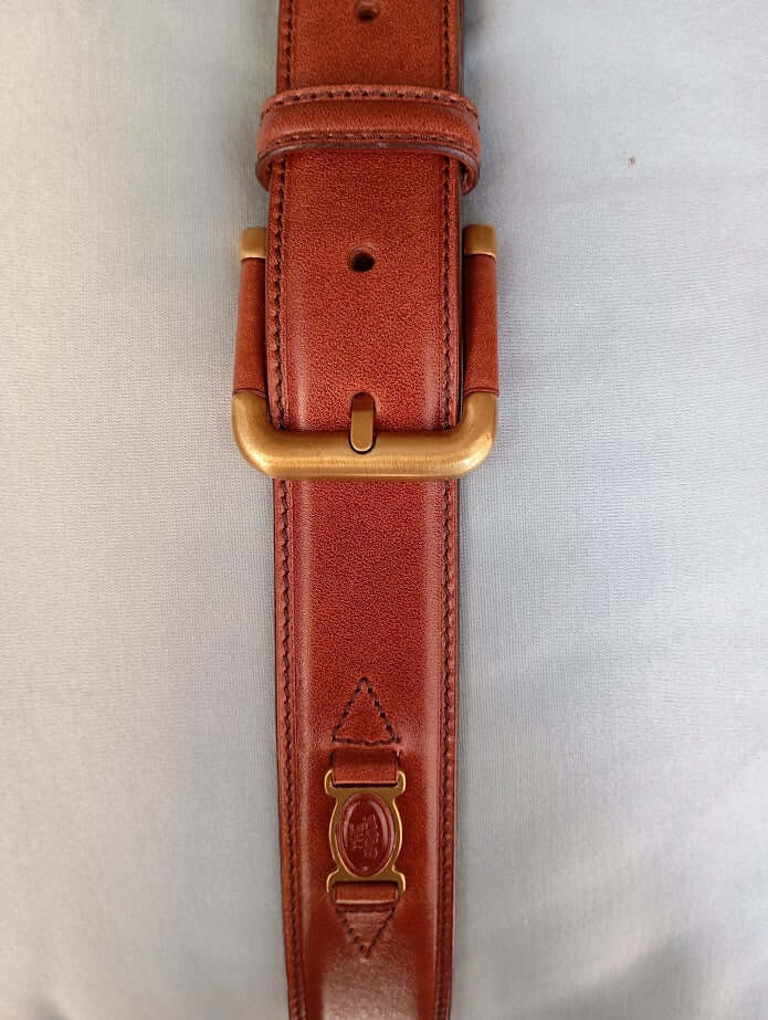 cintura in vitello eleganza italiana con fibbia dorata, lunghezza regolabile, made in Italy