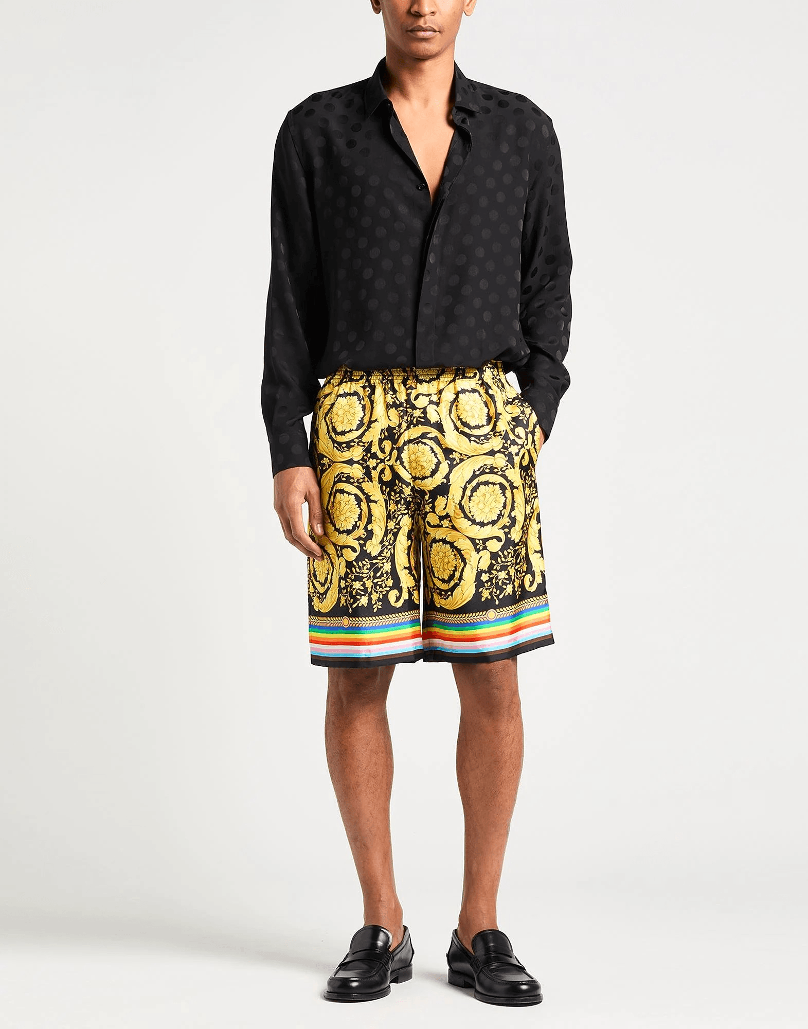 Versace shorts twill premium 700Y10X01100 con stampa floreale e dettagli colorati.